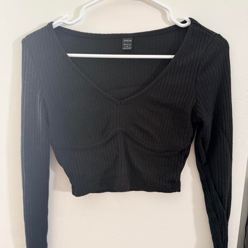 SHEIN Black Ribbed V-Neck Long Sleeve Crop Top
